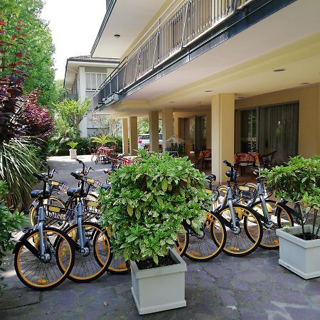 Hotel Devon Rooms & Breakfast Cesenatico Eksteriør bilde