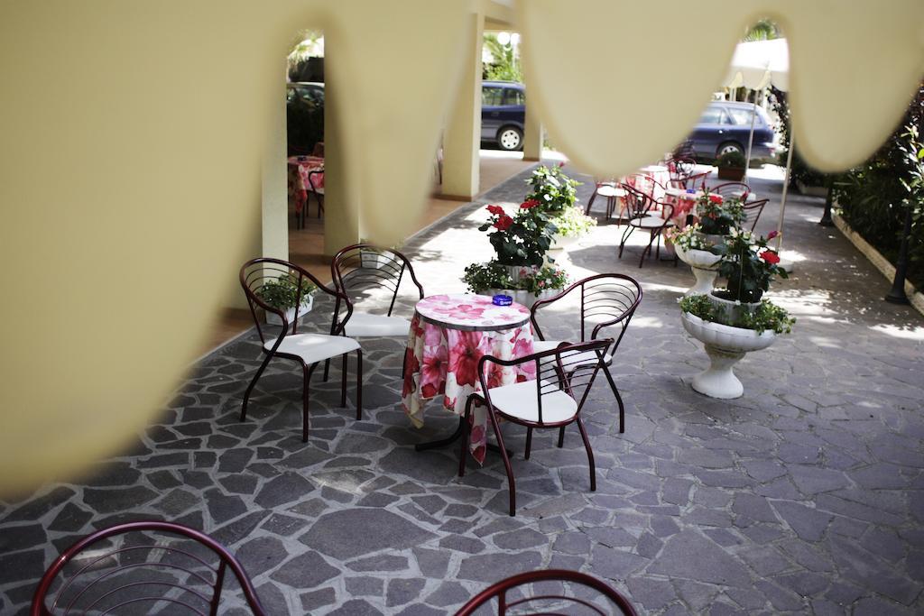 Hotel Devon Rooms & Breakfast Cesenatico Eksteriør bilde