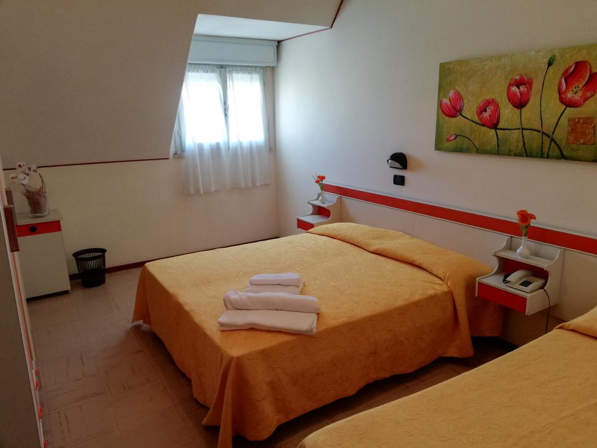 Hotel Devon Rooms & Breakfast Cesenatico Eksteriør bilde