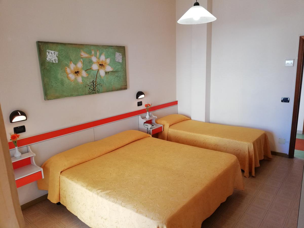 Hotel Devon Rooms & Breakfast Cesenatico Eksteriør bilde