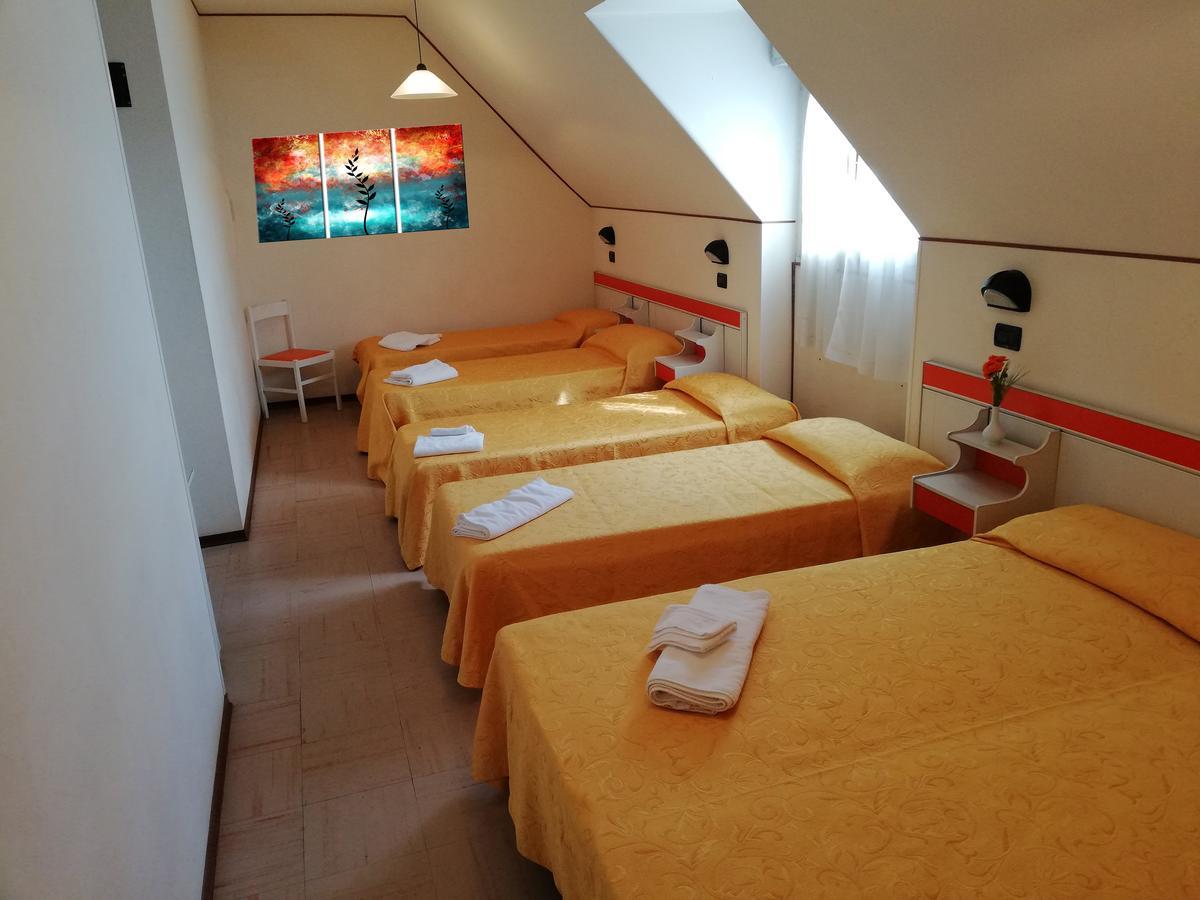 Hotel Devon Rooms & Breakfast Cesenatico Eksteriør bilde