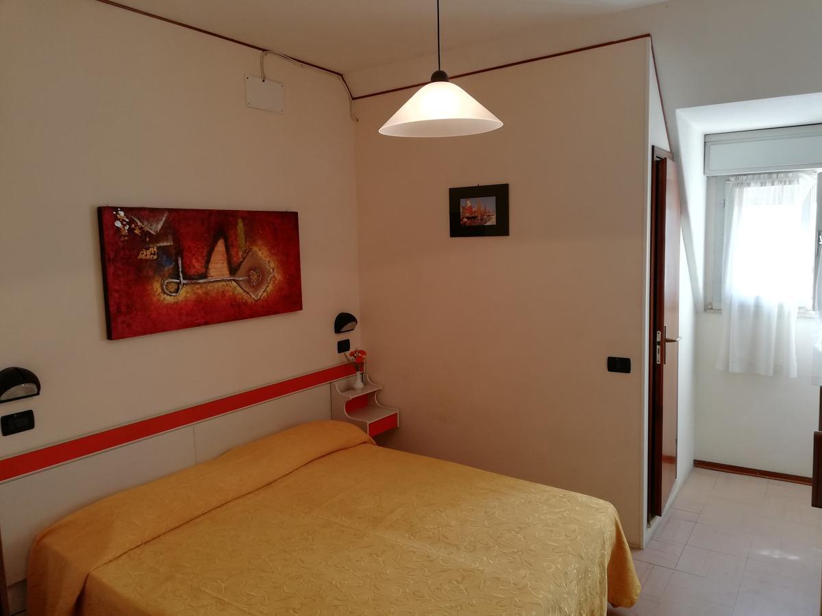 Hotel Devon Rooms & Breakfast Cesenatico Eksteriør bilde